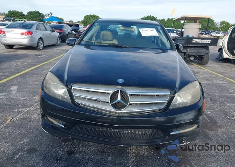 2011 Mercedes-Benz C 300 Luxury/Sport из США, поврежденный, VIN WDDGF5EB6BA525023